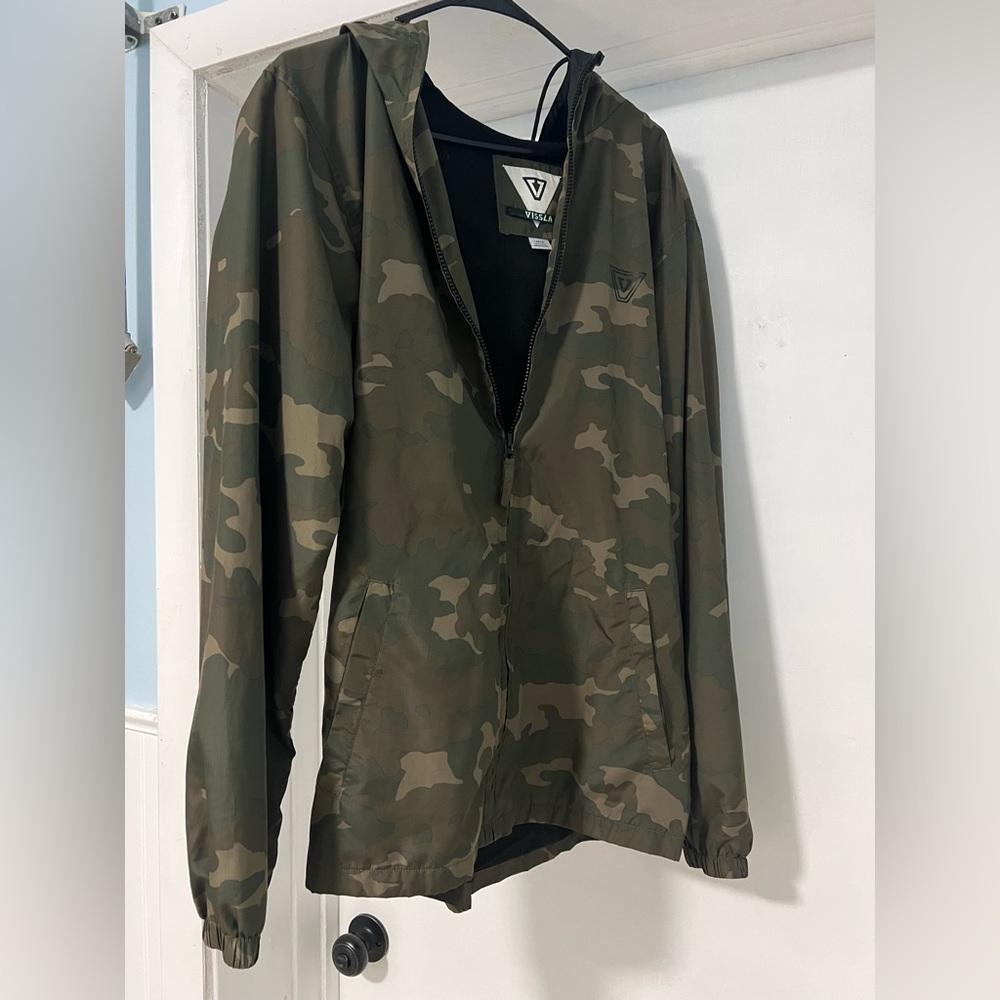 Vissla Hooded Camo Windbreaker Men’s Large